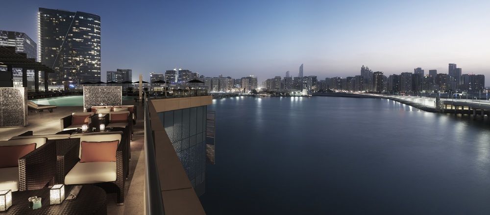 Four Seasons Hotel Abu Dhabi at Al Maryah Island image 1